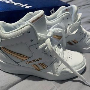 Reebok white pink gold sneakers size 12.5 unisex